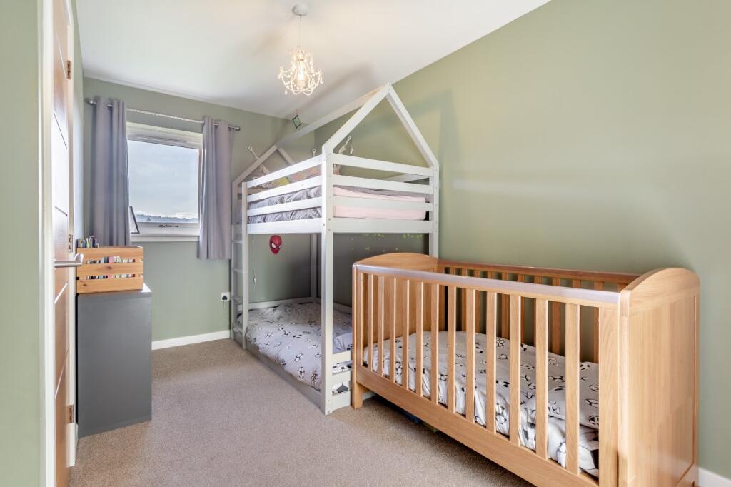 4 Aird Crescent