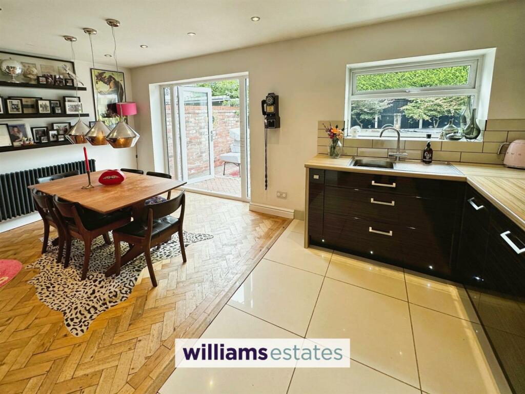Dining Area / Open Plan Kitchen