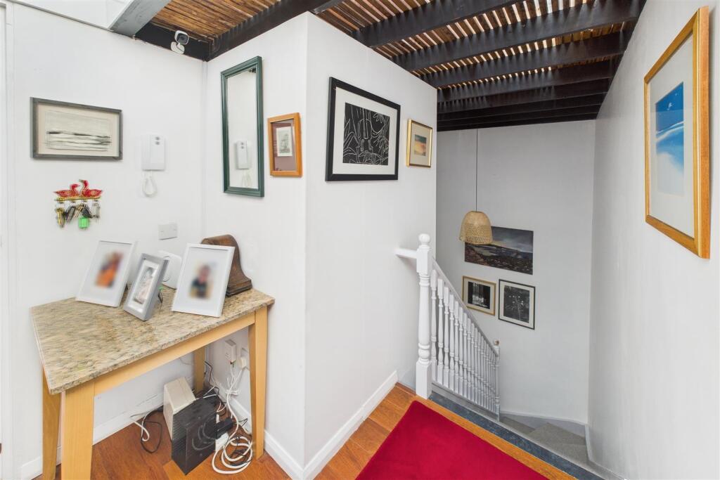 The Penthouse, 12 Kingsdown Parade, Bristol, BS6 5