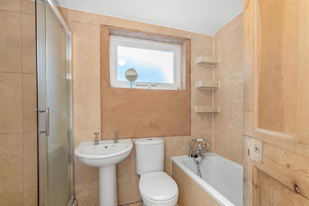 Bathroom.jpg