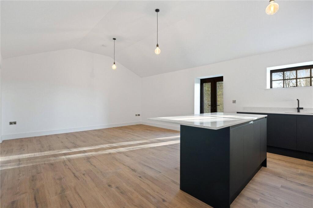 Living/Dining Area