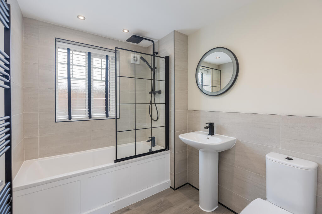 Waterside Court 6 Bathroom