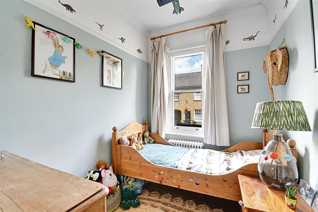 Bedroom 4.jpg