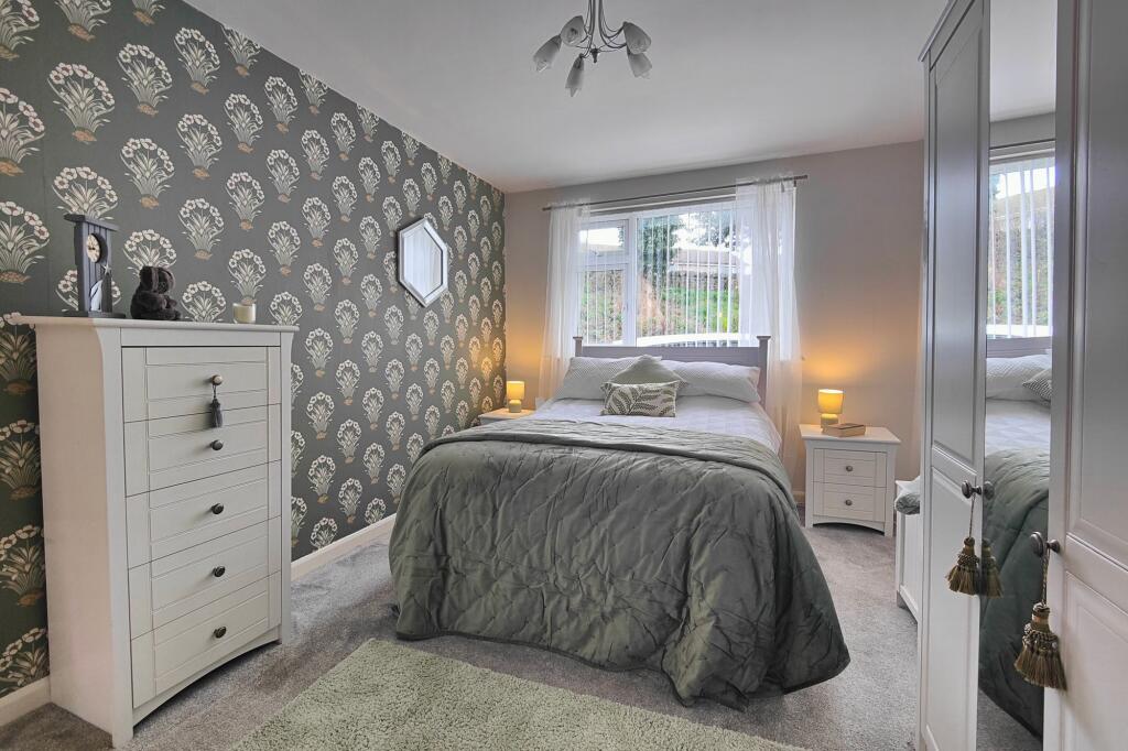 4/5 Bedrooms
