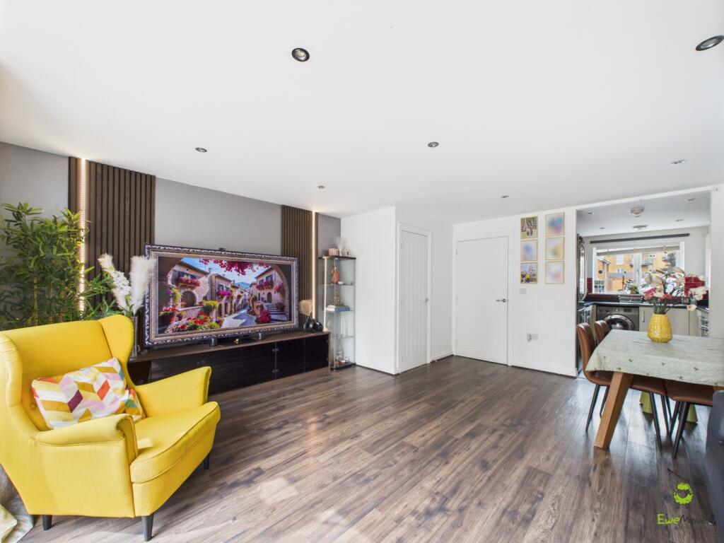 Nicoleta Ewemove Bexleyheath Darwin Avenue The Bri