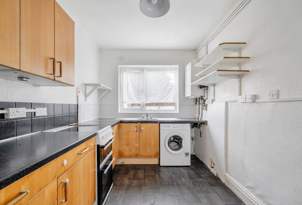 1371152-5-68f24ce...