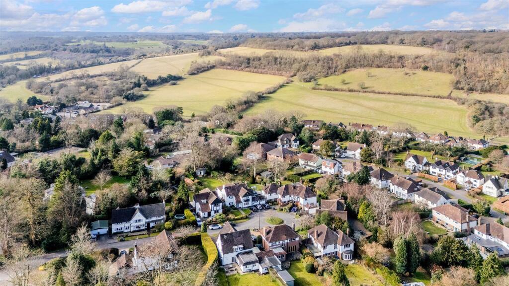 STAGBURY CLOSE, 9 DRONE (7).jpg