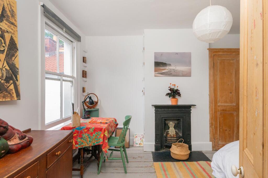 2S0RKE - Bedroom F.jpg