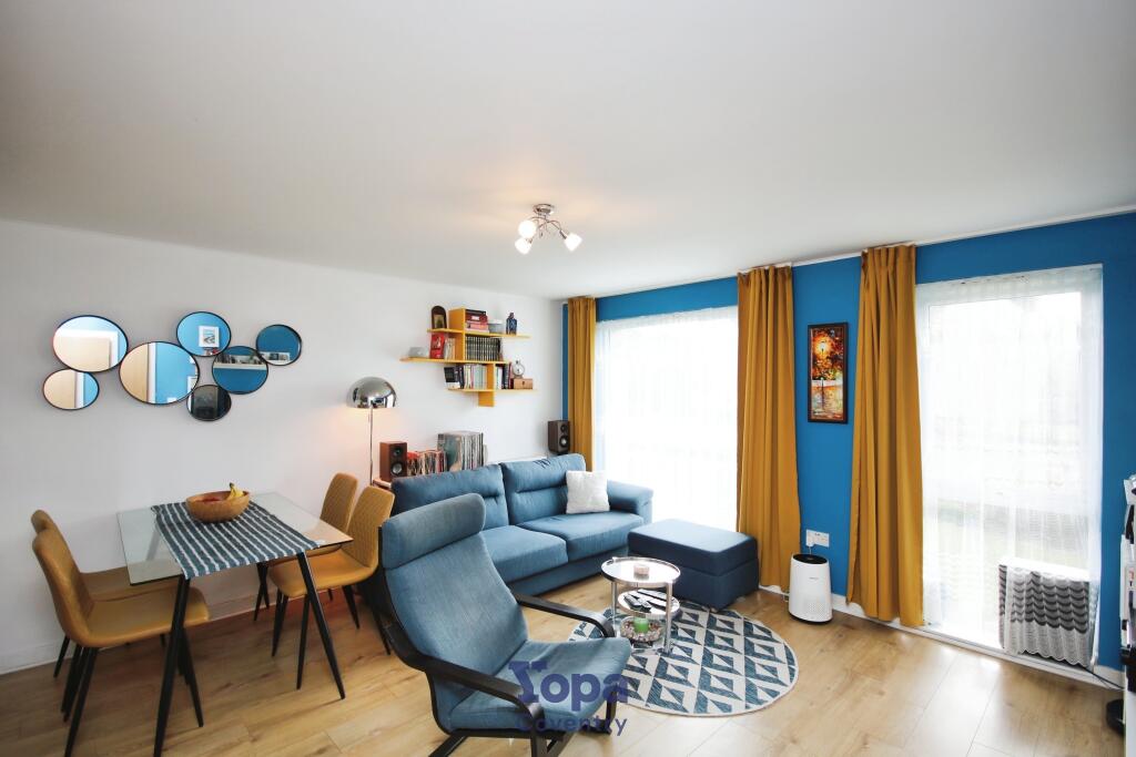 77bed43d-Open 20Plan 20Living 202.JPG