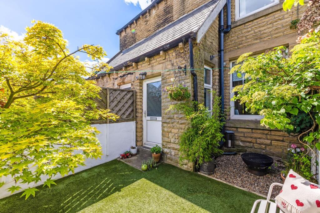 92291_1-Maple-Terrace-Yeadon-Leeds (26)_low.jpg