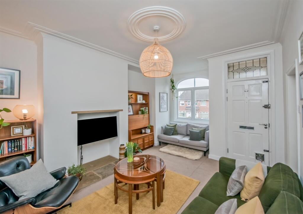 Living Room: