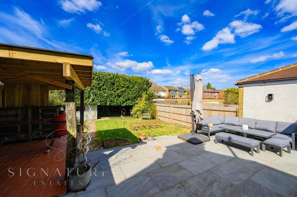 GreenLaneBovingdon_117.jpg