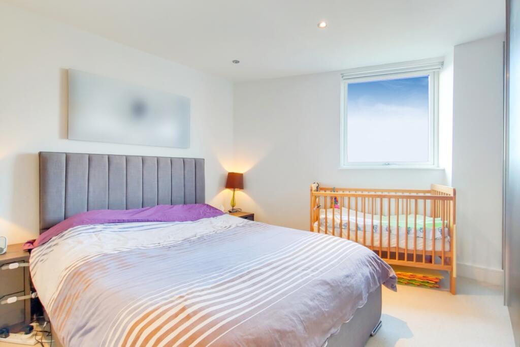 3_Master Bedroom-0