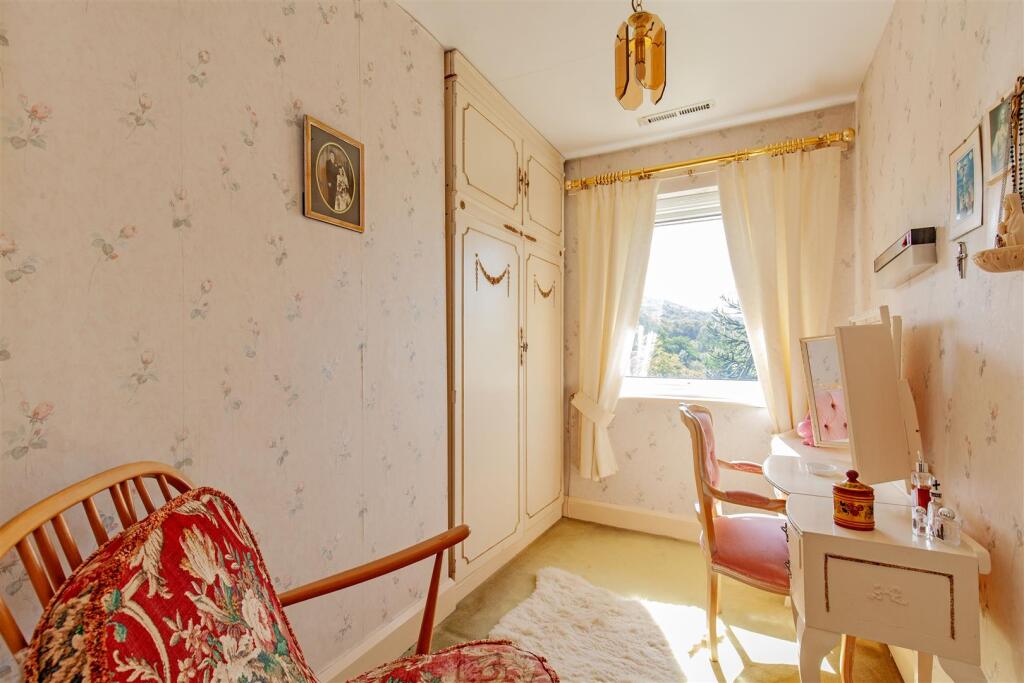 Dressing Room-1.jpg