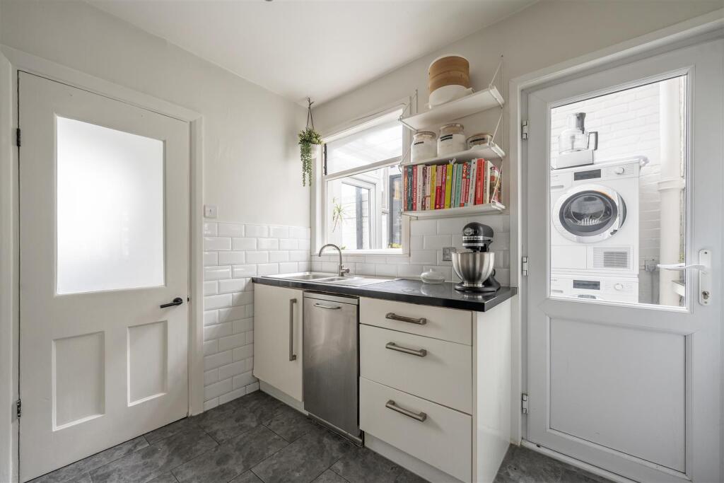 Kitchen-2 New.jpg