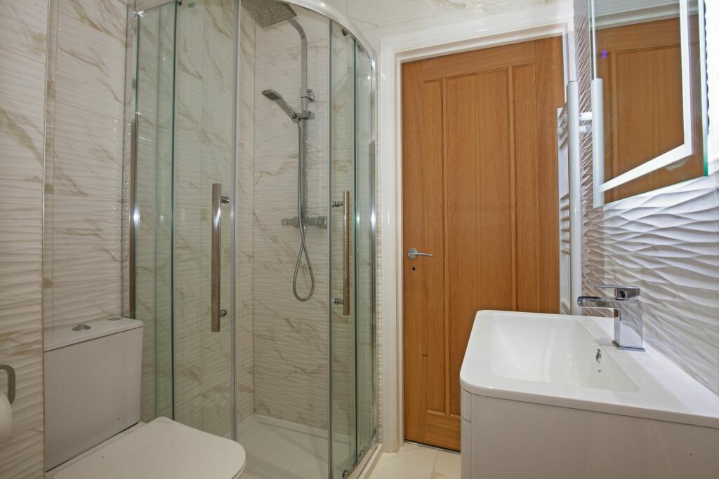 Jack and Jenny En-suite