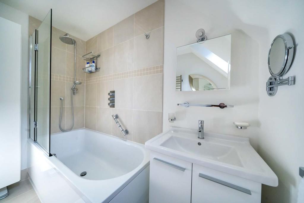 En-Suite to Bedro...