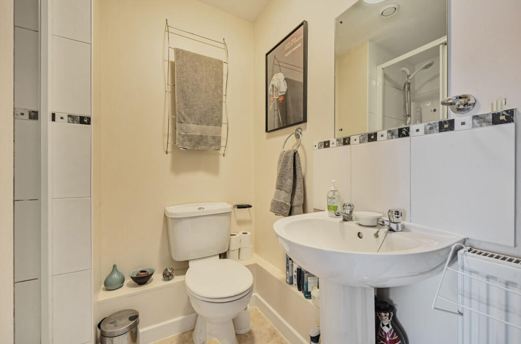 1382373-7-691c8db...