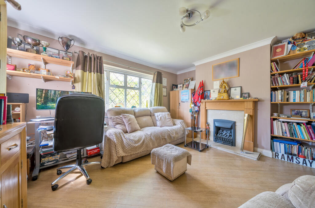 1334770-7-689ae15...