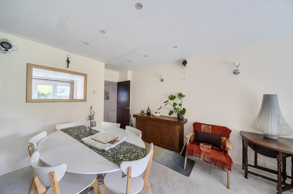 1360132-8-68dd55a...