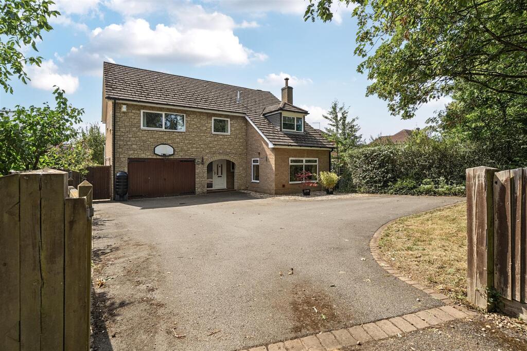 25 Bradden Road, Greens Norton (7).JPG