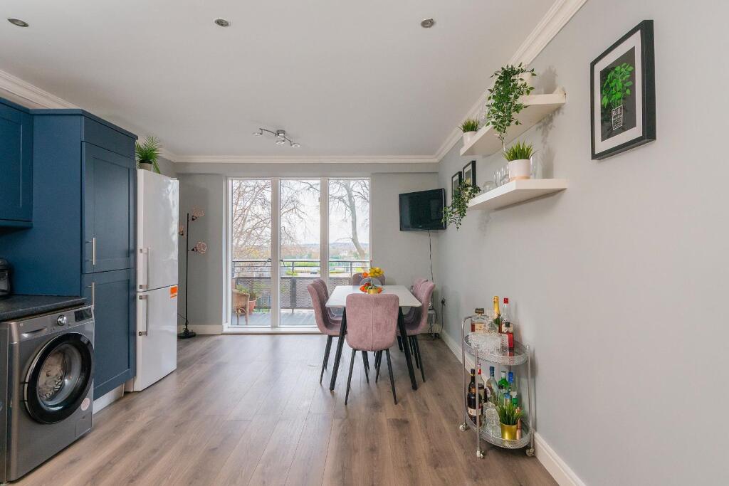 0G4ARD - Kitchen D.jpg