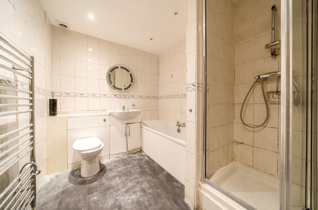 1360100-18-68d7e3...