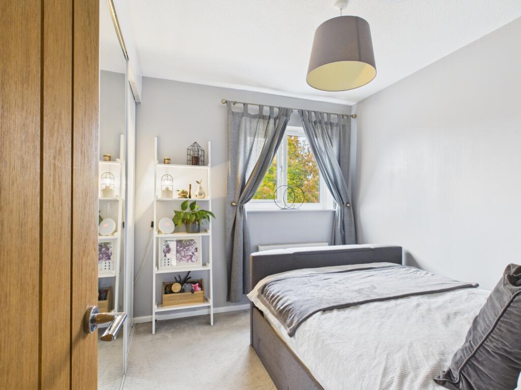 CAM01740G0-PR0461-STILL005