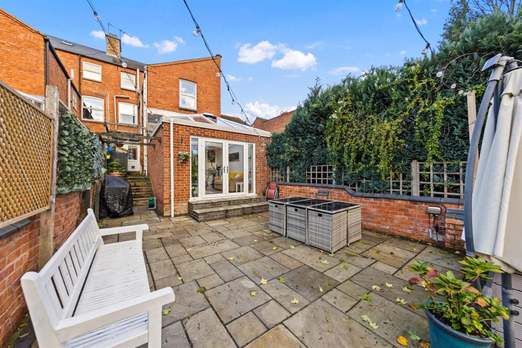 74KingsthorpeGroveWeb05.jpg