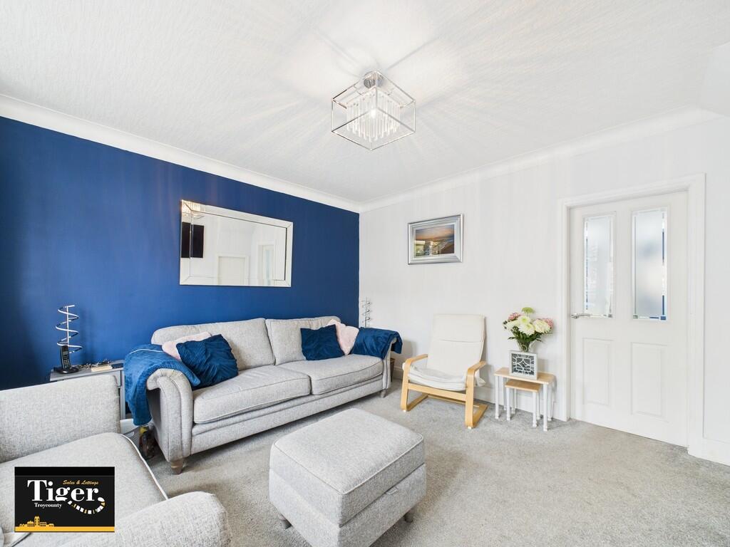 CAM02176G0-PR0553...