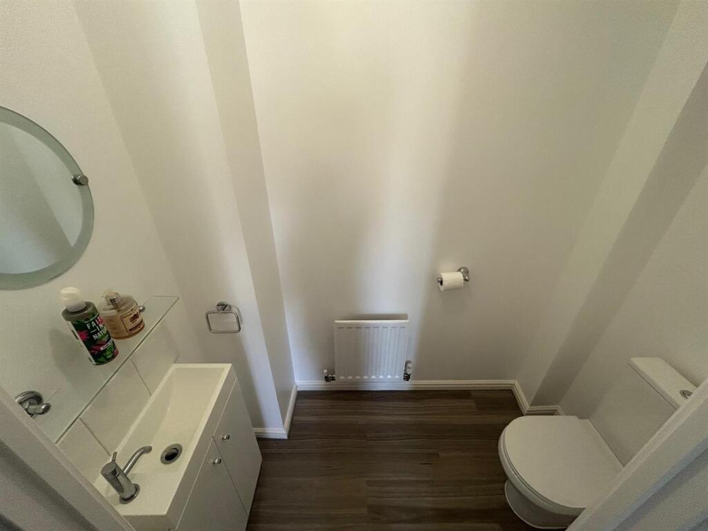 ground floor cloakroom.jpg