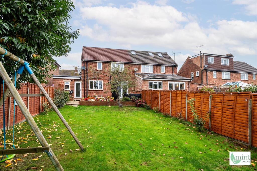 Watermark - 24 Manor Drive-28.jpg