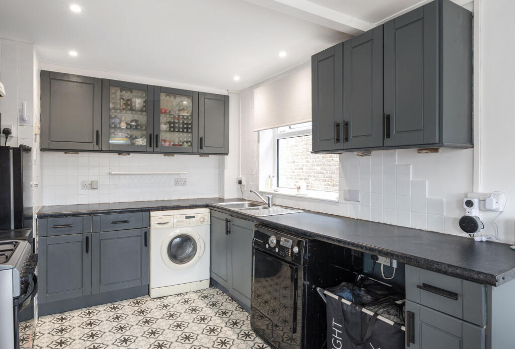 1309344-12-684af3...