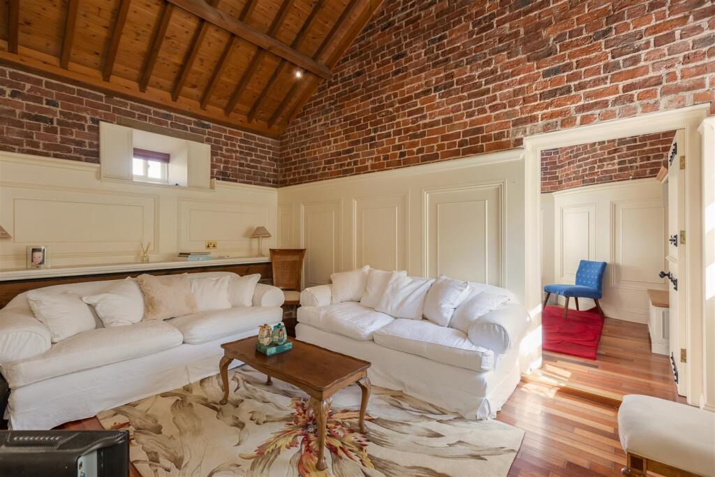 Grooms Cottage Annexe-2.jpg