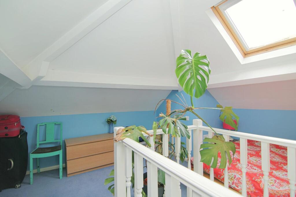 LOFT ROOM