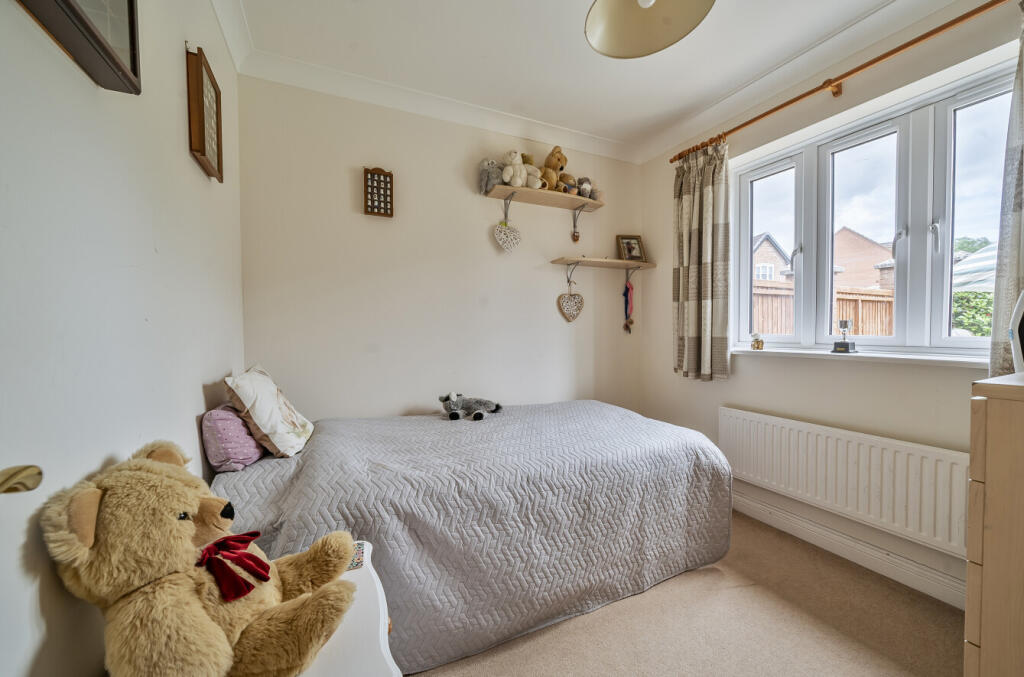 1300982-4-683a129...