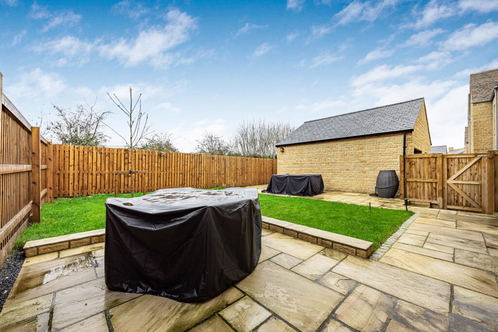 Sivewright Way, Cirencester, Gloucestershire, GL7