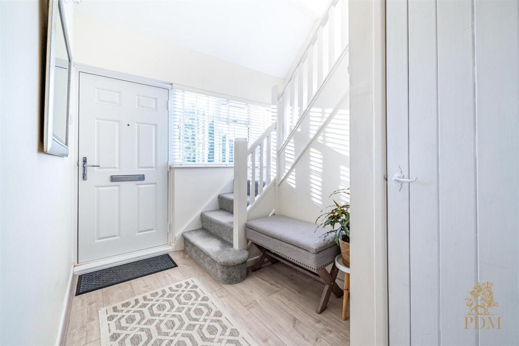 2 Arundel Drive Bramcote NG9 3FX