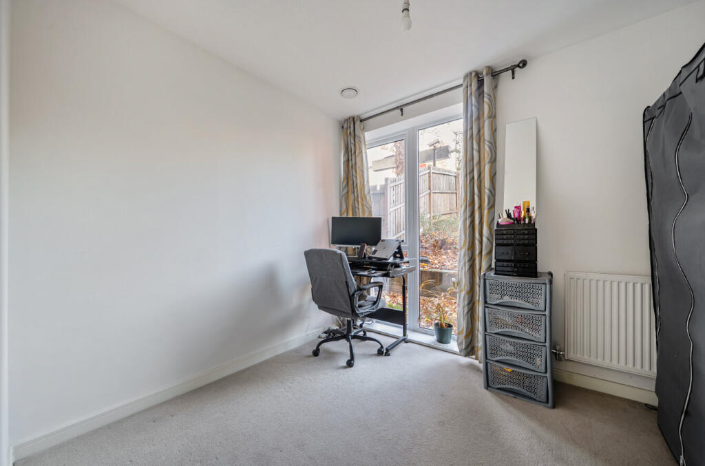 1376370-8-690a117...