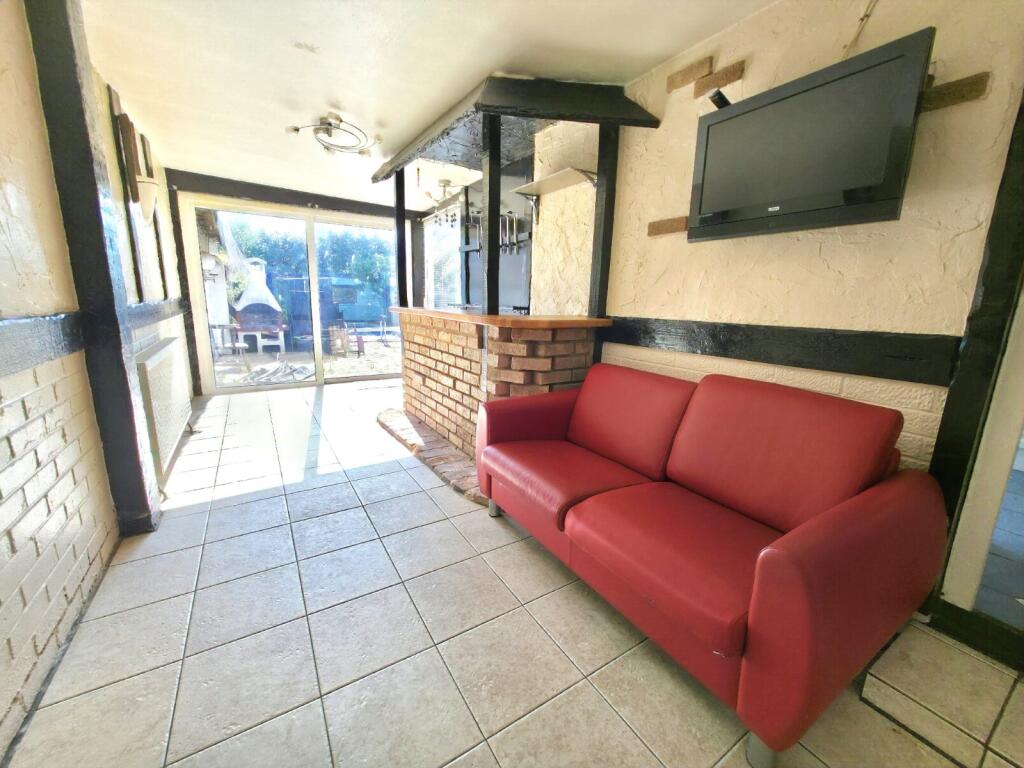 Lean-To Entertaining