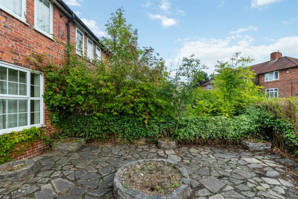 Bruton Road, ph14 (1).jpg