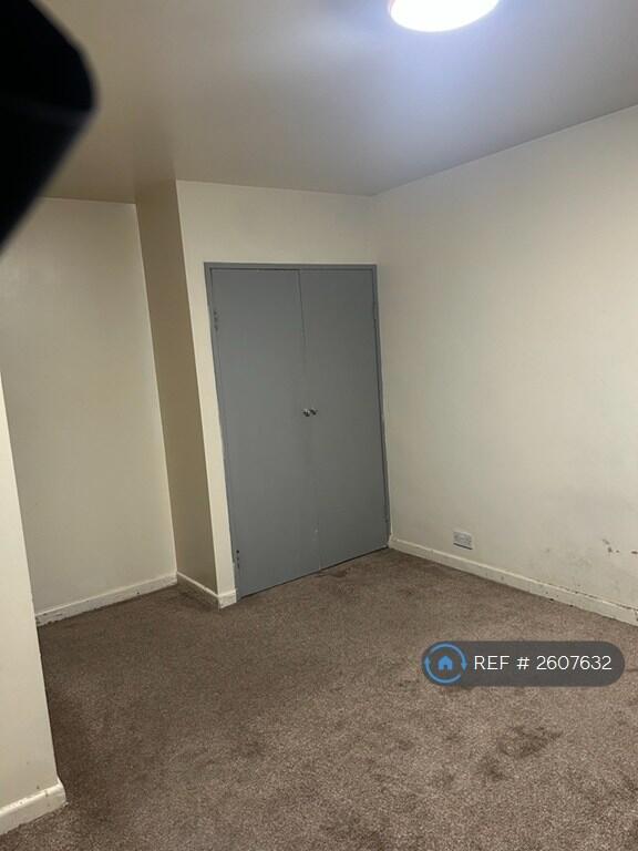 Double Bedroom With Built In Cupboard
