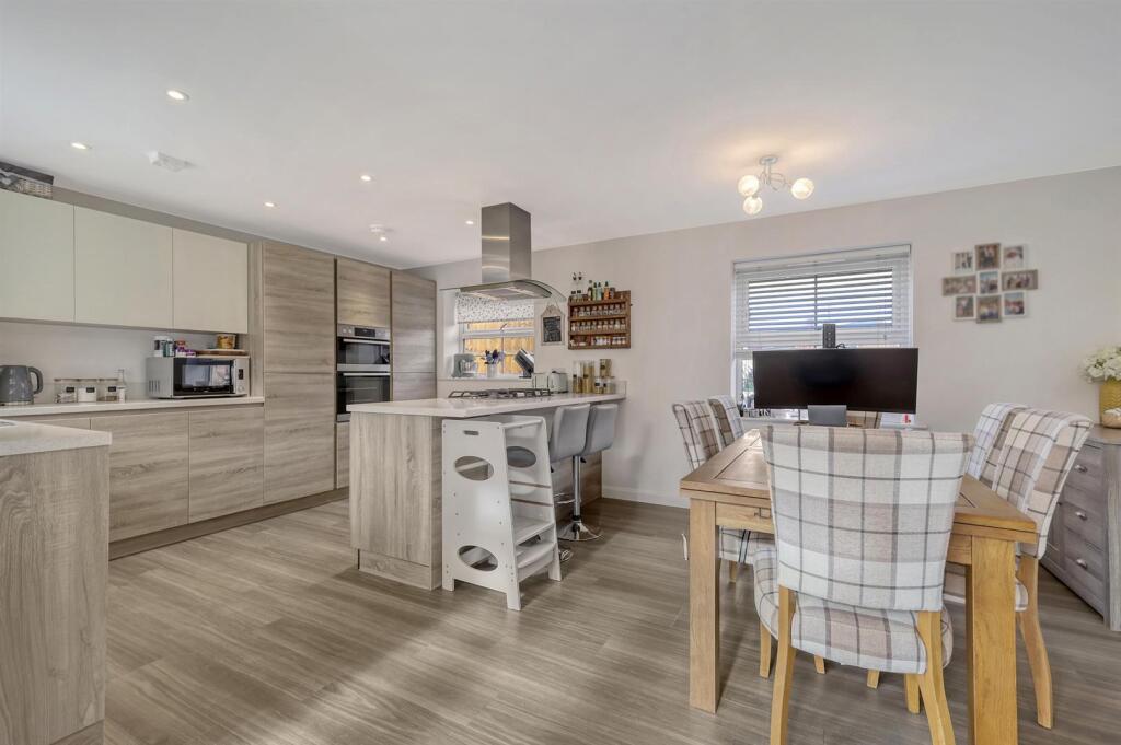 Kitchen/Family Room