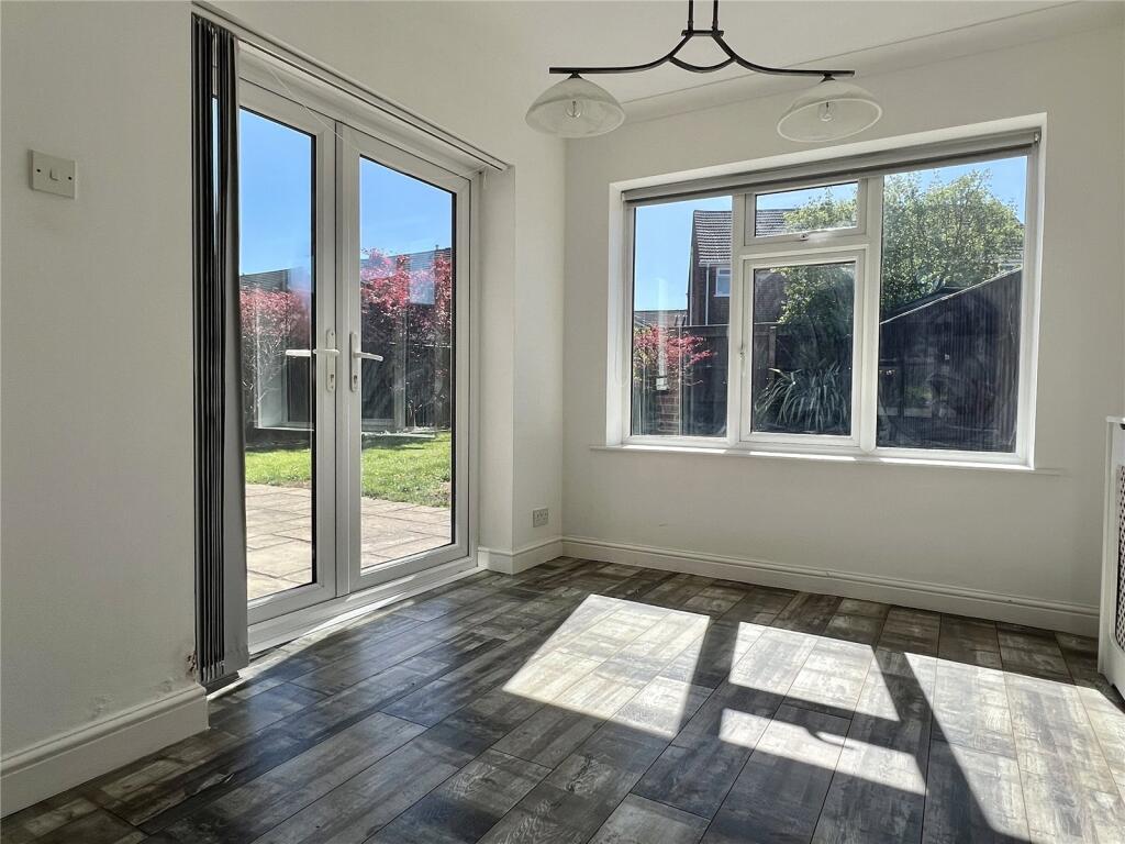 Sun/Sitting Room