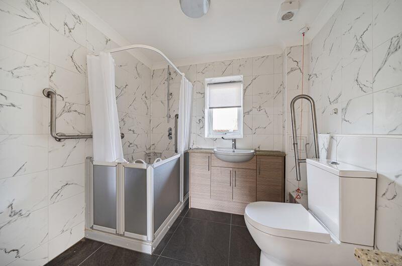 Ensuite shower room to master bedroom