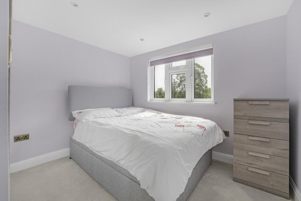 Nicoleta Aliman EweMove Bexleyheath Viewfield Road