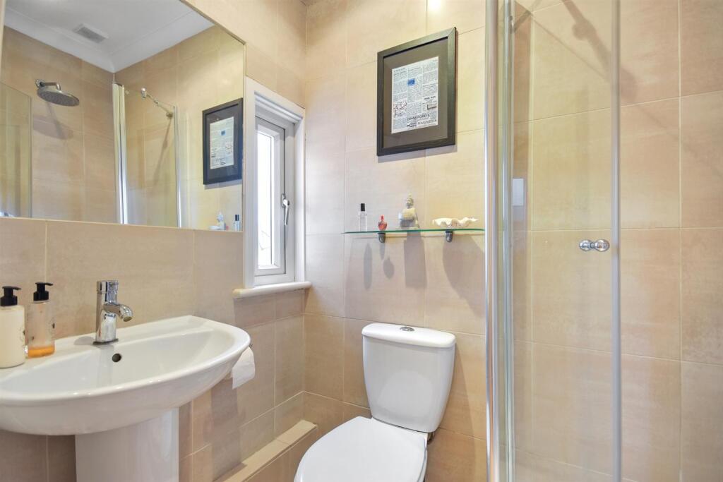 Shower Room.jpg