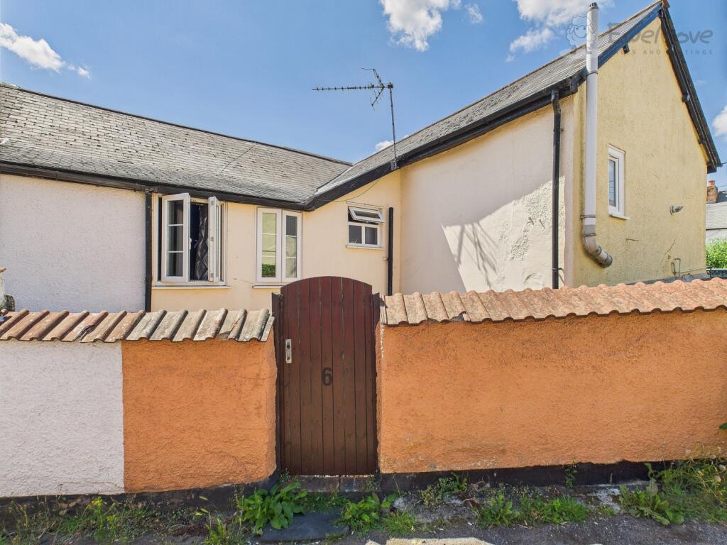 CAM03640G0-PR0050-STILL024