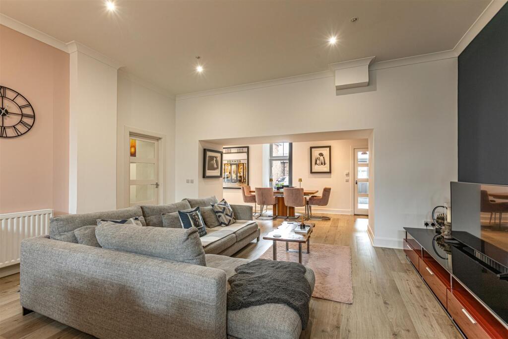 1 Lower Court Melrose 12.JPG