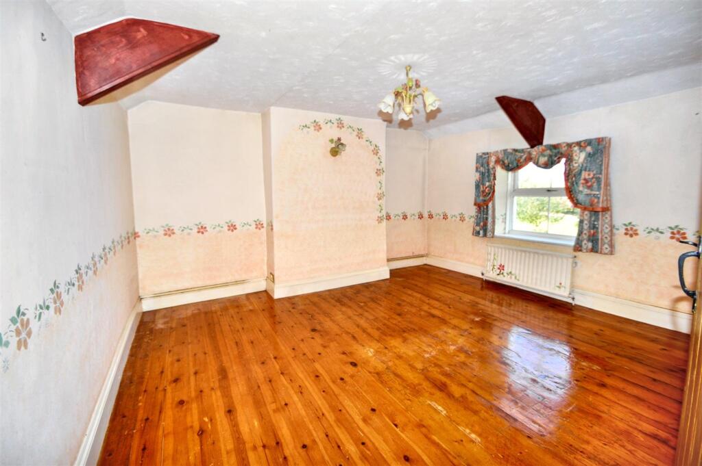 10 Bedroom 2